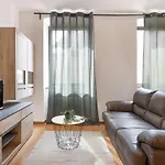 Apartman Un Risveglio In Rima, Foscolo A