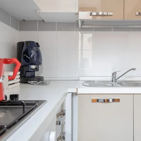 Apartman Un Risveglio In Rima, Foscolo A *