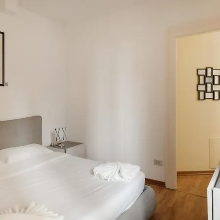 Foscolo, In Piazza A Apartment *