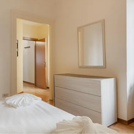 Con Parcheggio A Trieste, Foscolo Apartmán *